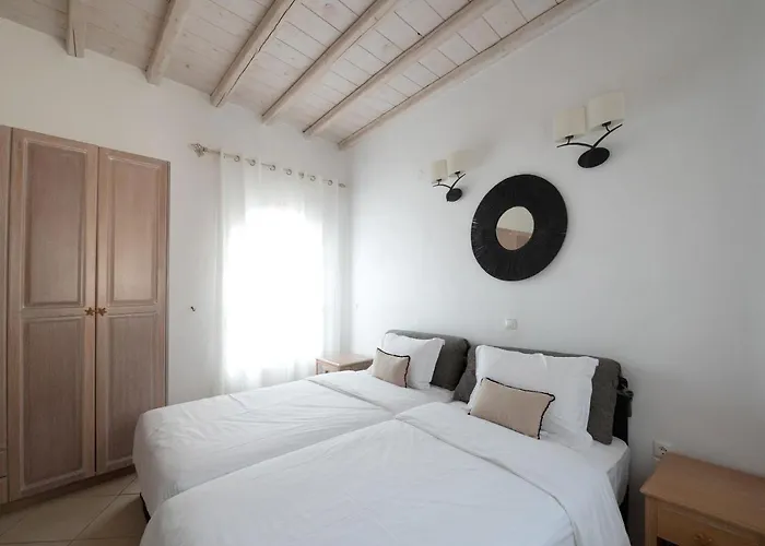 Of Memories Glastros (Mykonos)